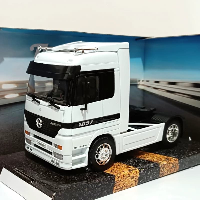 ماکت ماشین وِلی مدل Mercedes Benz Actros کد 0254 — تصویر ۴