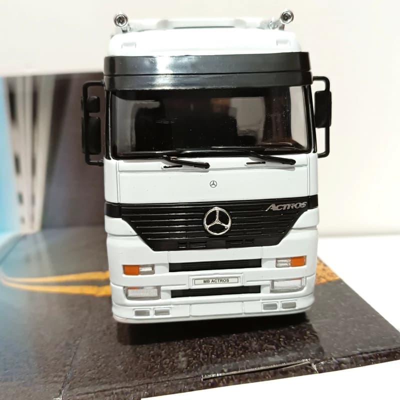 ماکت ماشین وِلی مدل Mercedes Benz Actros کد 0254 — تصویر ۶
