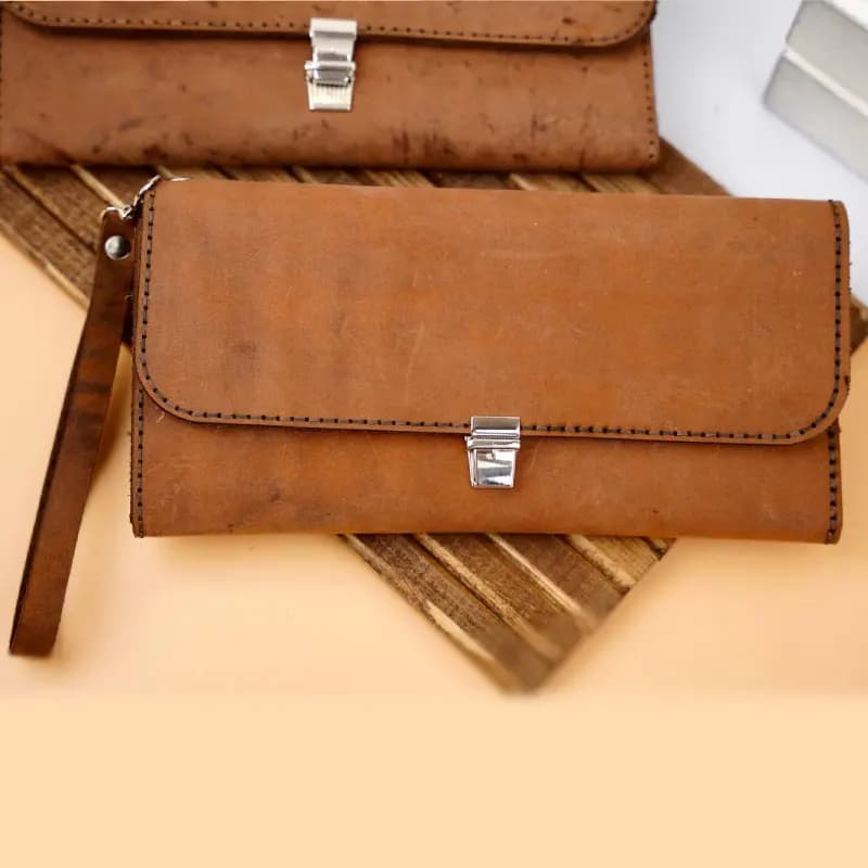 کیف پول دسته چکی قفلی چرم بزی 47-87