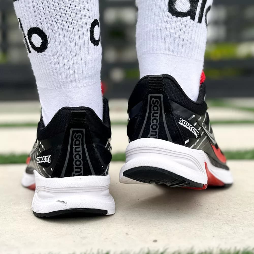کتانی دخترانه Saucony مشکی کد 25866 — تصویر ۴