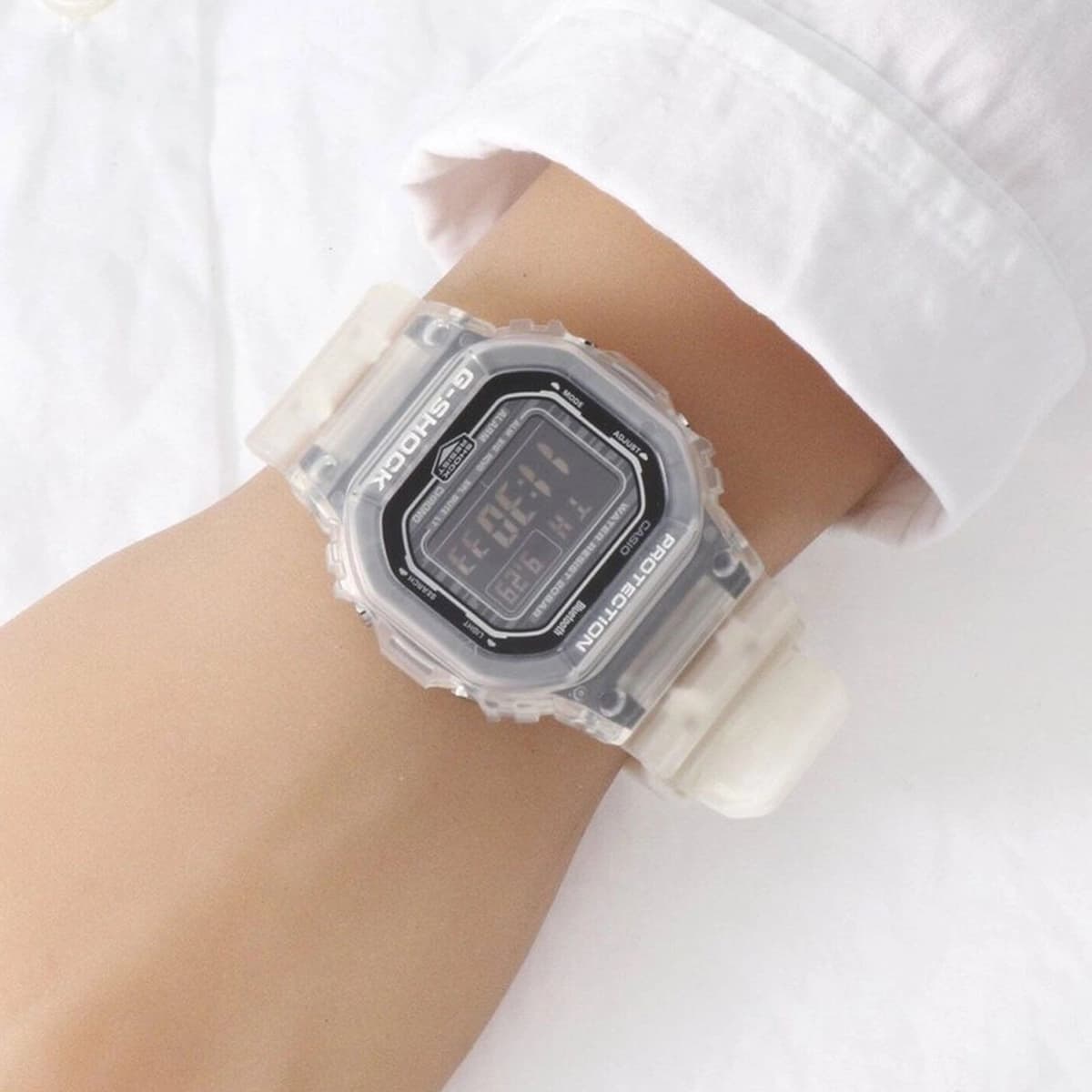 ساعت مچی مردانه کاسیو جی شاک مدل Casio G-Shock DW-B5600G-7DR — تصویر ۴