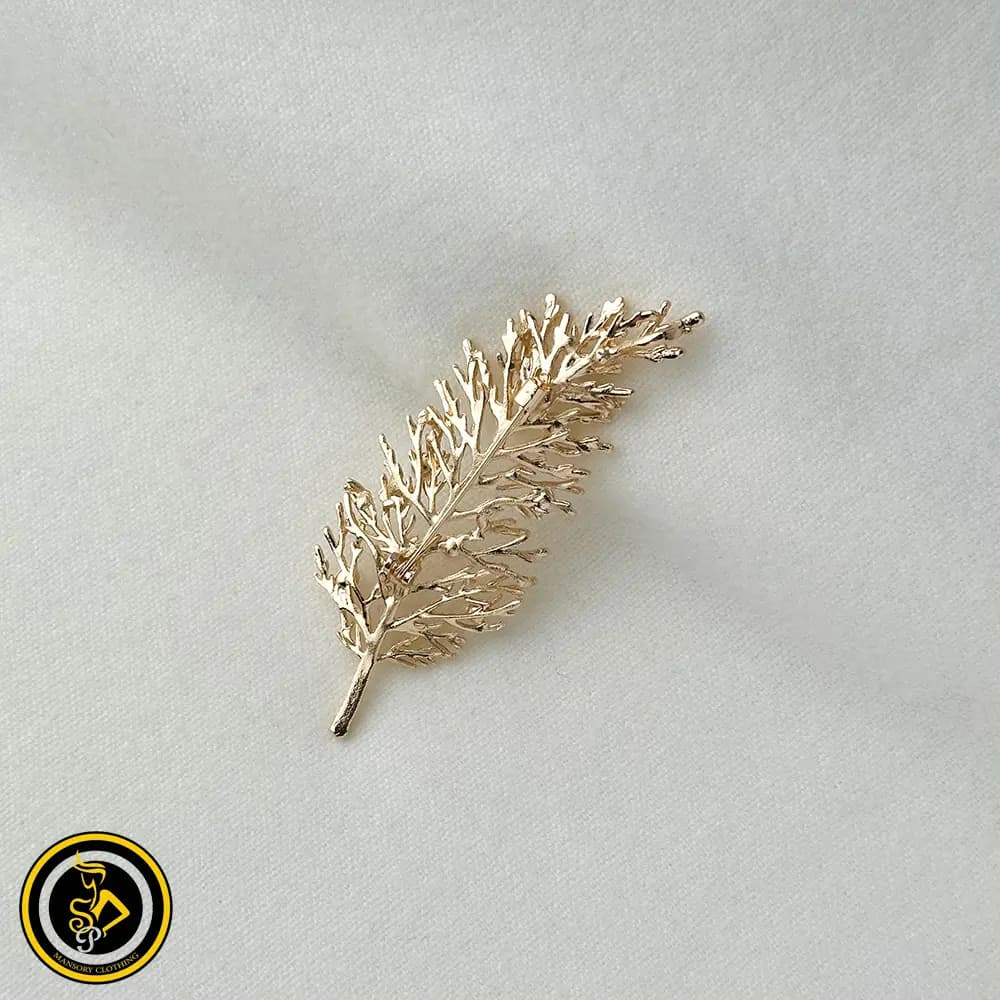 گل سینه طرح برگ طلایی مرواریدی — تصویر ۳