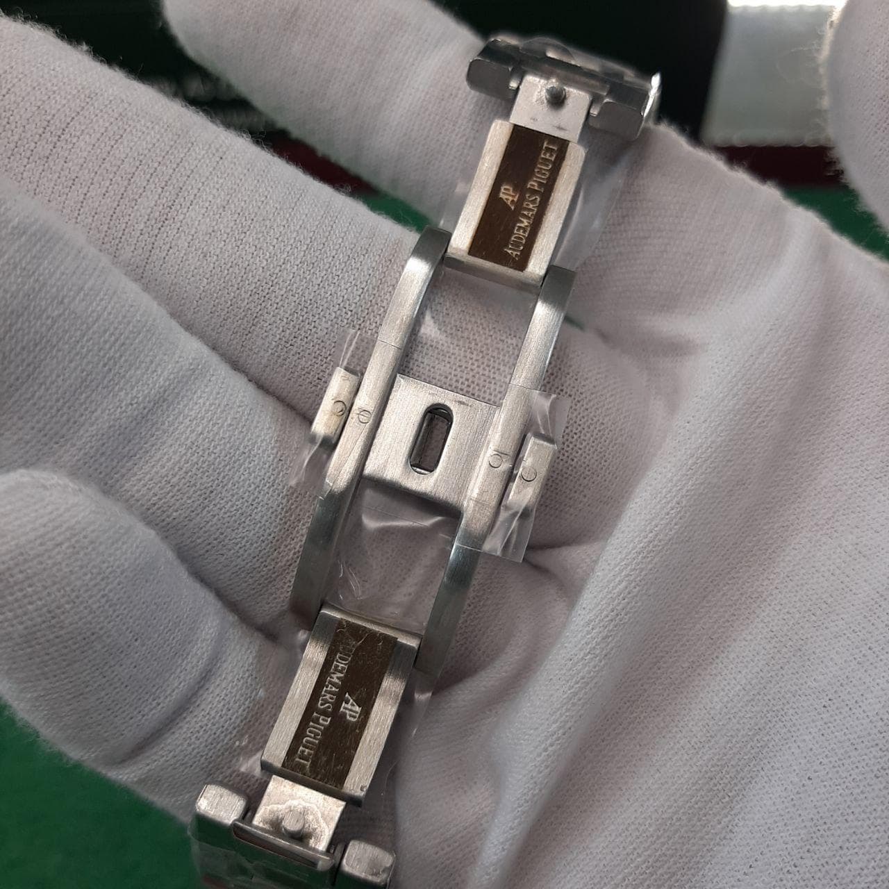 ساعت ای پی (AP)مردانه سیلور صفحه سرمه ای Audemars Piguet — تصویر ۵