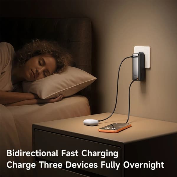 پاوربانک و آداپتور 10000 مک دودو Mcdodo MC-3181 توان 30 وات با کابل متصل و دوشاخه قابل تعویض — تصویر ۶