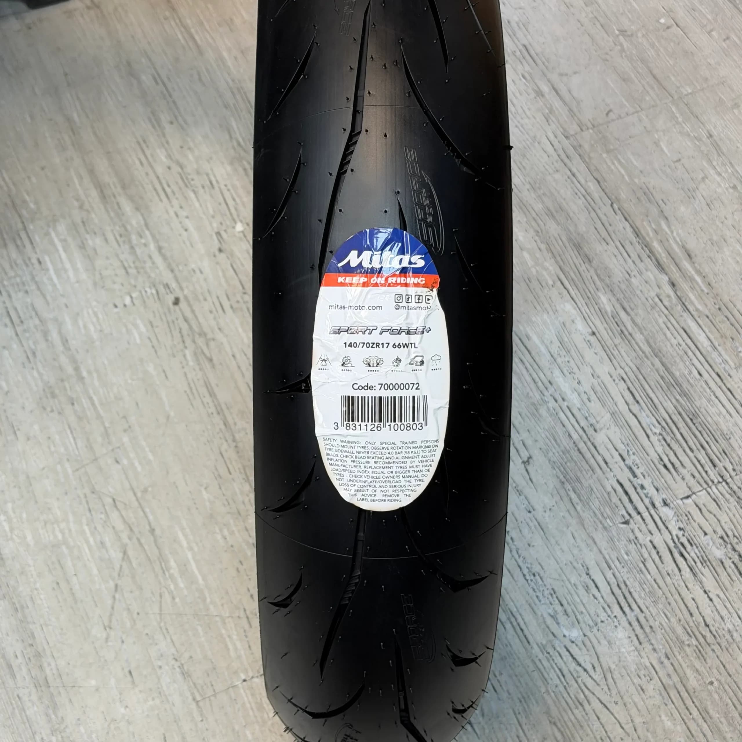 لاستیک میتاس 140/70/17 گل خلوت اسپرت فورس پلاس / + MITAS SPORT FORCE / ساخت اروپا کشور اسلوونی اصل / مناسب چرخ عقب کد 200552 — تصویر ۲