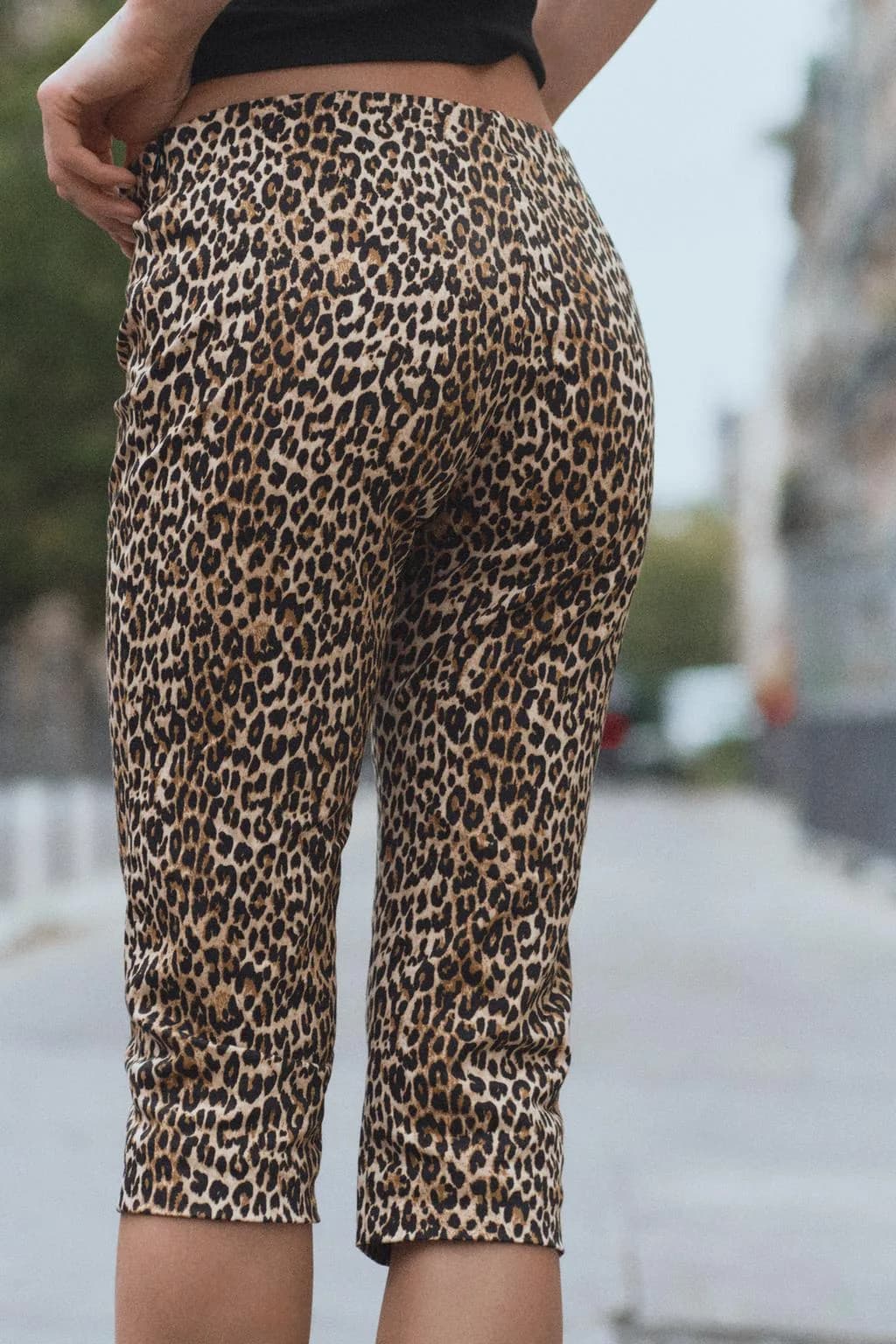 شلوارک کاپری زنانه Zara طرح پلنگی — تصویر ۴