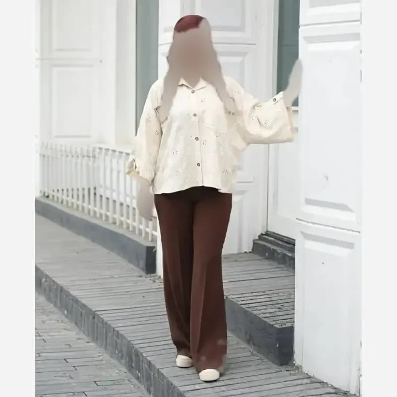 شومیز گلدوزی شده جنس پارچه صوفیا فری سایز مدل دالیا — تصویر ۴