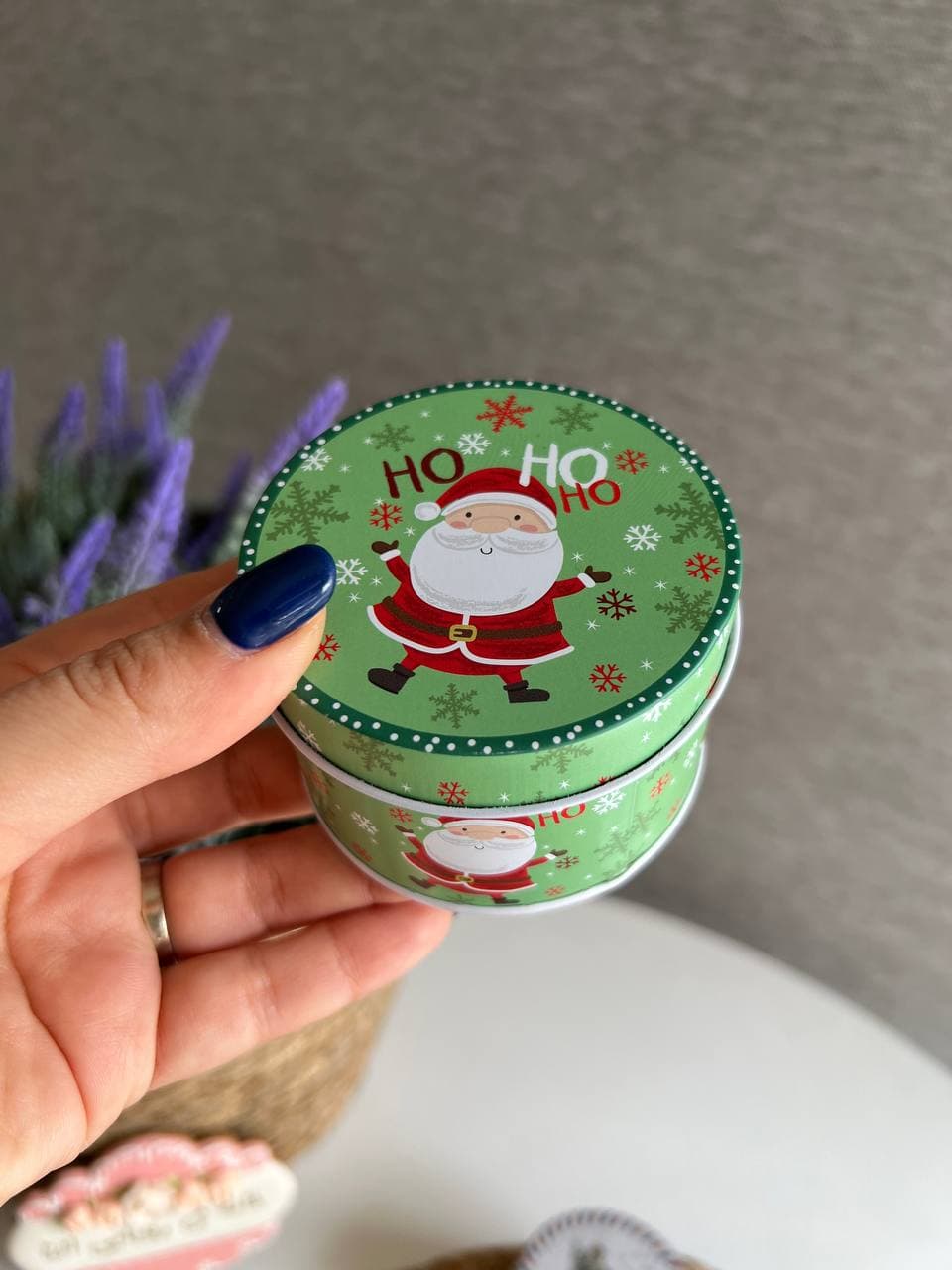 قوطی فلزی گرد طرح کریسمسی کد 13 — تصویر ۸