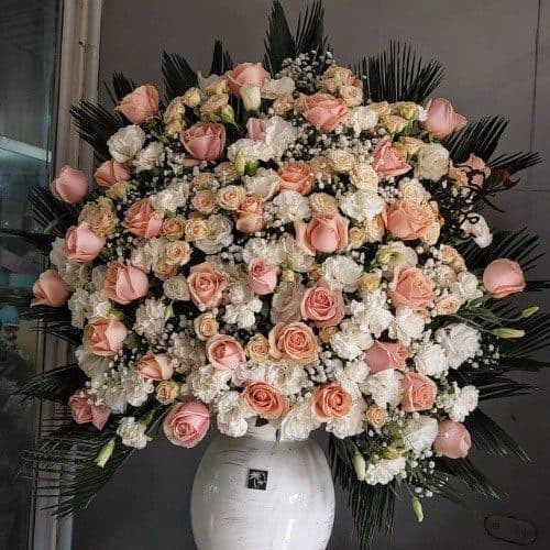 تحویل جام گل در نمایشگاه تهران ماشین از نزدیک ترین گل فروشی 5429
