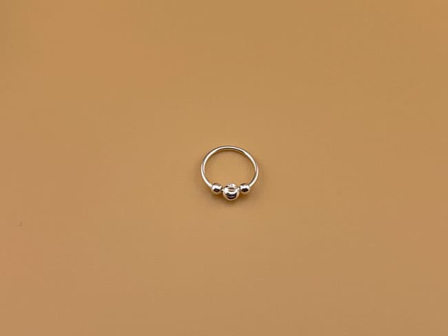 پیرسینگ سپتوم بینی نقره ای حلقه ای — تصویر ۳
