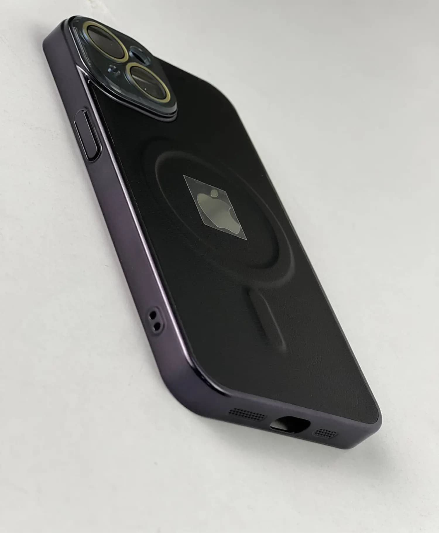 قاب چرمی مگسیفدار محافظ لنز دار Falcon گوشی موبایل آیفون Iphone 13 — تصویر ۲