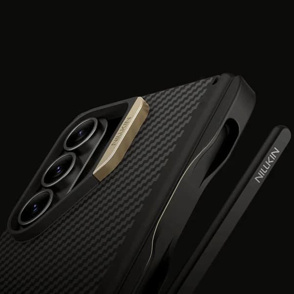قاب مگنتی فیبری با اسلات قلم Samsung Galaxy Z Fold 7 مارک نیلکین مدل Synthetic Fiber Pro — تصویر ۴