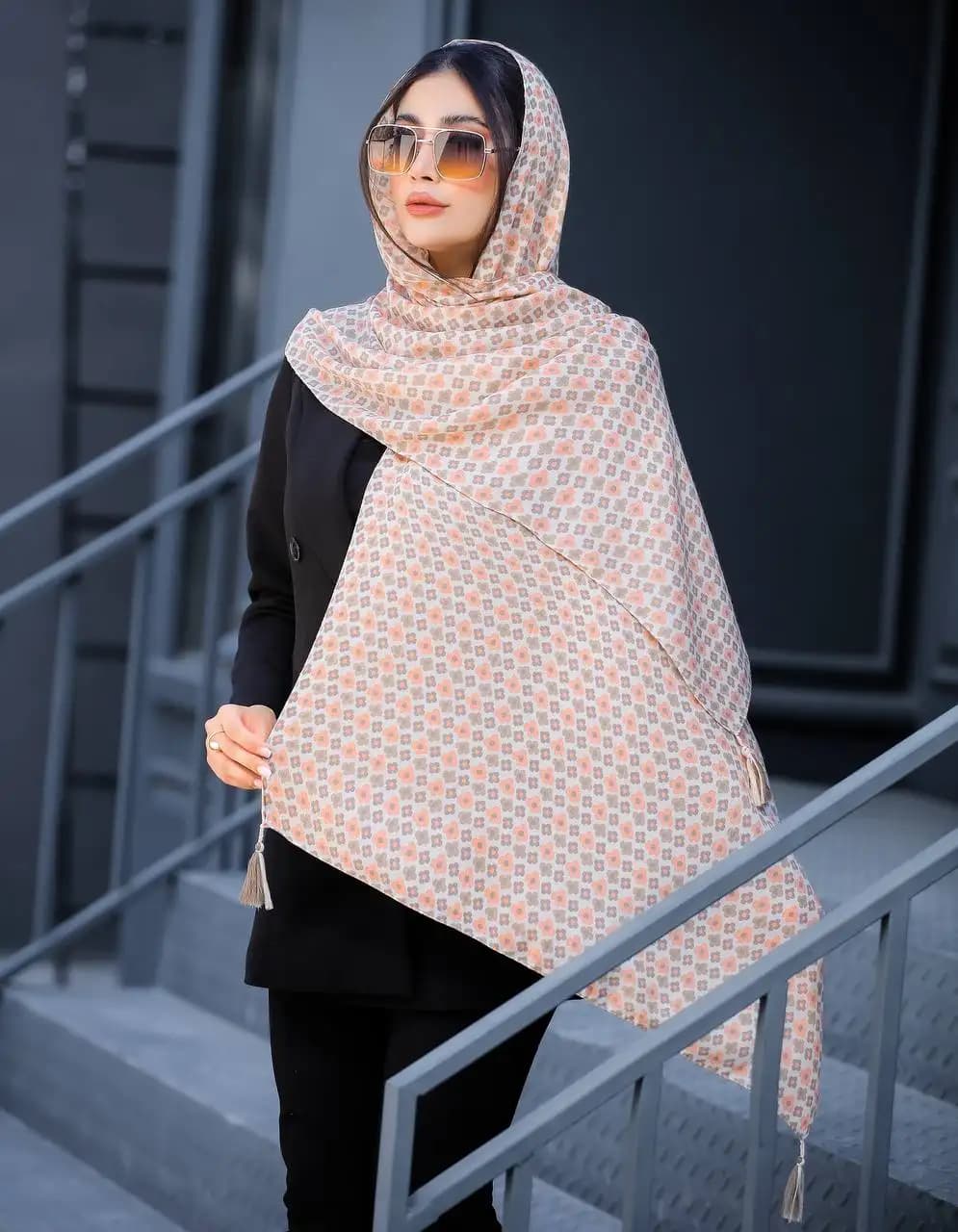 شال چاپی خیس پارچه سیا اسکارف منگوله دار کد 4133