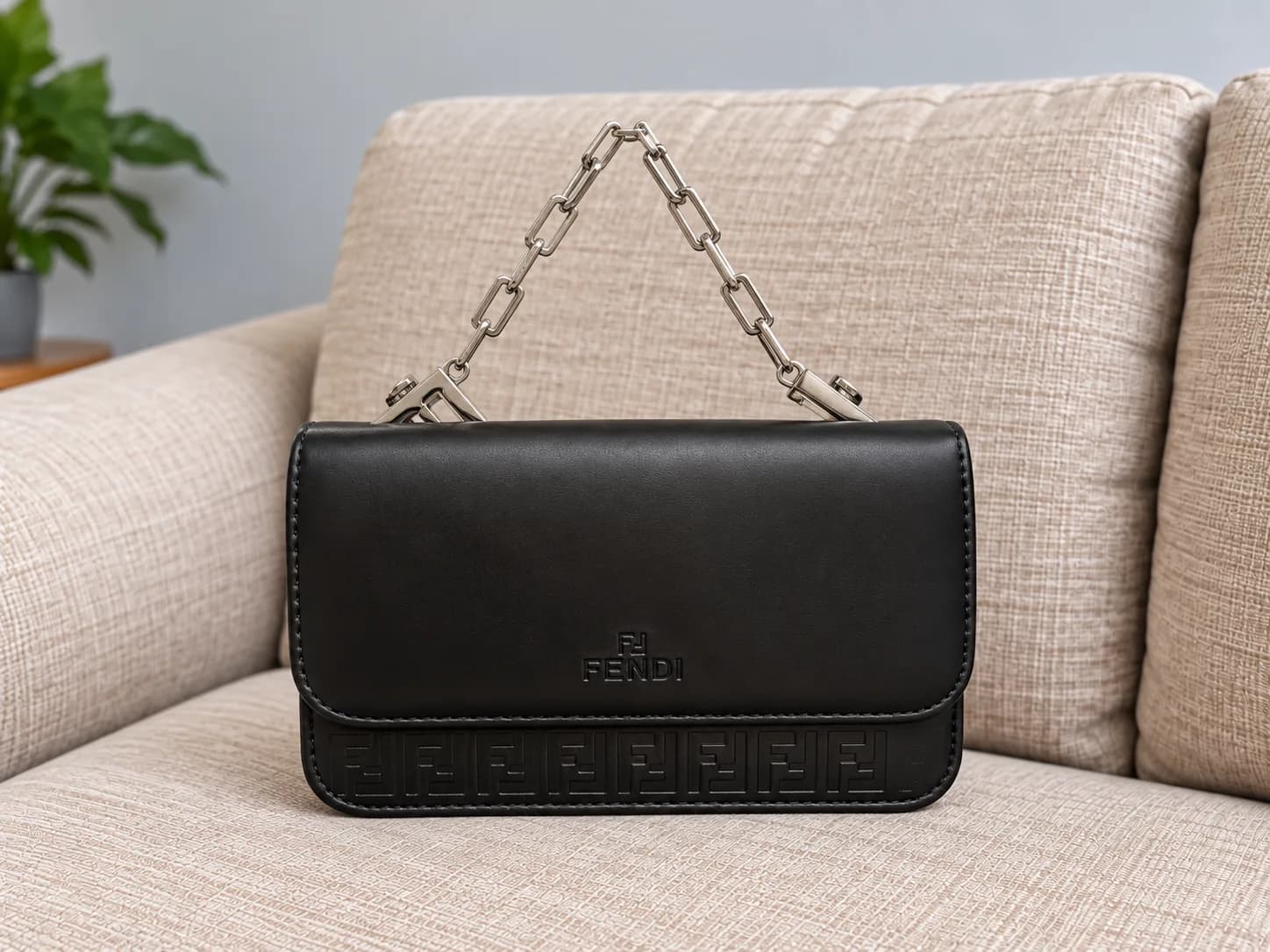 کیف دستی و دوشی زنانه فندی FENDI مشکی زنجیری — تصویر ۲