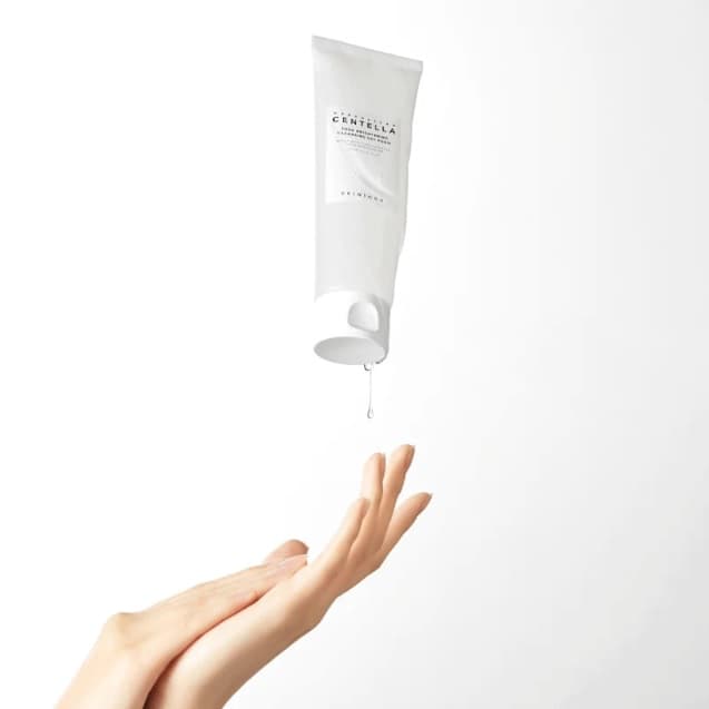 فوم شستشوی روشن کننده سنتلا Centella برند SKIN1004 حجم 125 میلیلیتر — تصویر ۳