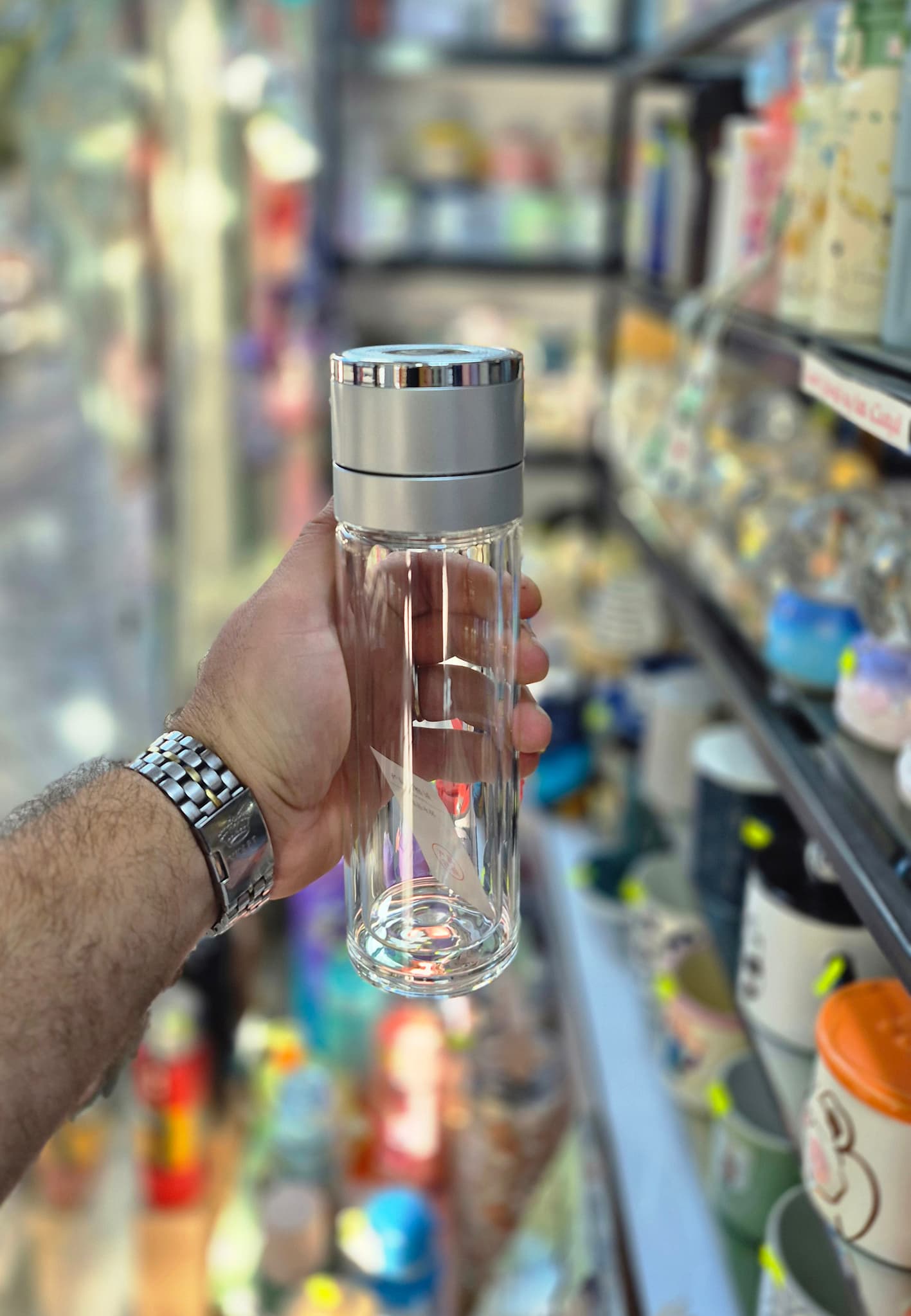 تراول ماگ دو جداره شیشه ای دمنوشی درب دکمه ای 400میل — تصویر ۴