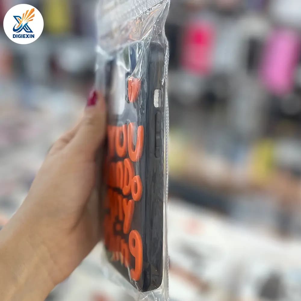 کاور طرح دار انگیزشی مناسب برای آیفون 15 نرمال — تصویر ۳