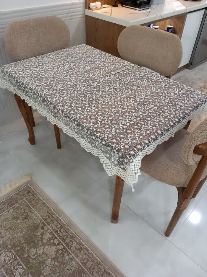 رومیزی غذاخوری مستطیل چهار نفره حریر گیپور 110*140 — تصویر ۴