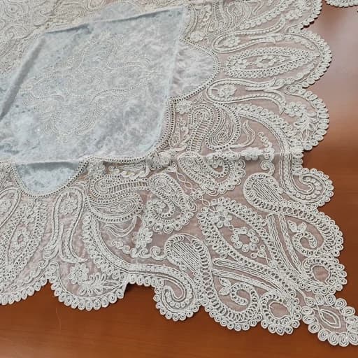 سرویس رومیزی پنج تکه دانتل مخمل طرح آنتیک — تصویر ۵