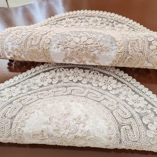 رومیزی گرد مخمل دانتل بزرگ سه تکه مدل ورساچه — تصویر ۳