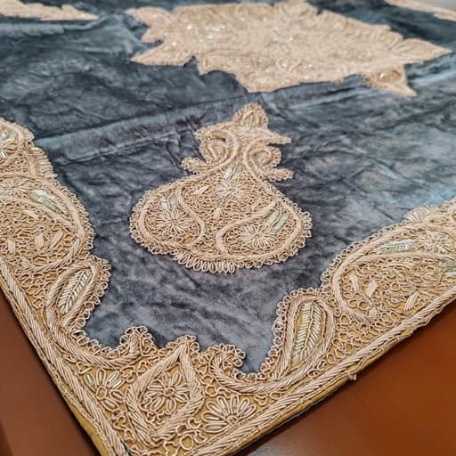 سرویس رومیزی پنج تکه مخمل دابکا سرمه دوزی هندی — تصویر ۵