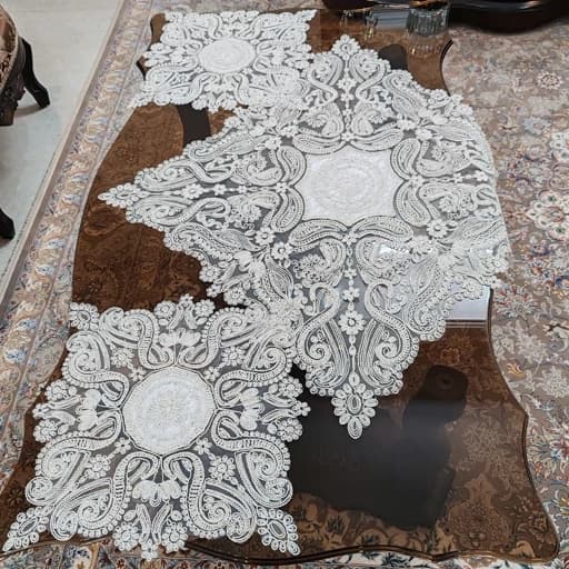 رومیزی مربع دانتل مخمل سه تکه ترک طرح لاله — تصویر ۲