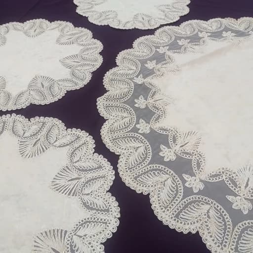 رومیزی گرد مخمل دانتل جدید مدل کاج 4 تکه — تصویر ۳