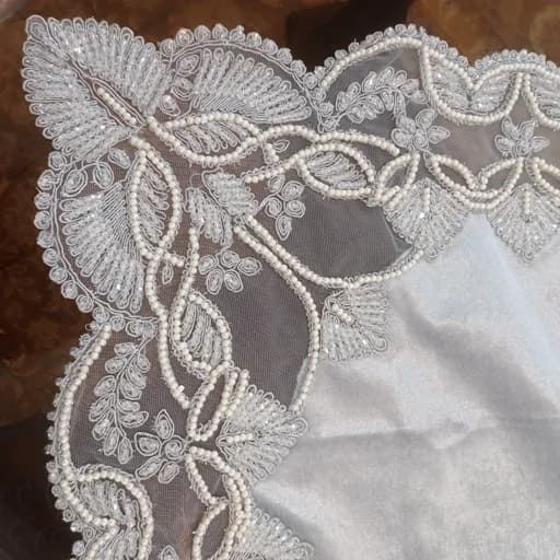 رومیزی مربع کریستال دوزی مخمل دانتل ترک گندمی — تصویر ۵