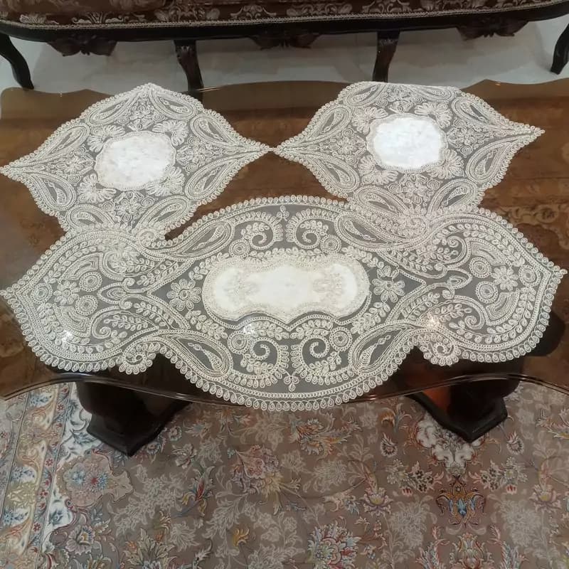 رومیزی بیضی مربع مخمل دانتل سه تکه طرح صدف — تصویر ۲