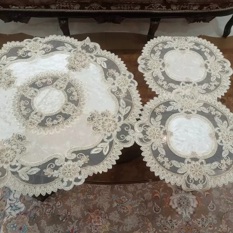 رومیزی گرد مخمل دانتل جدید ترک سه تکه طرح آیسل — تصویر ۴