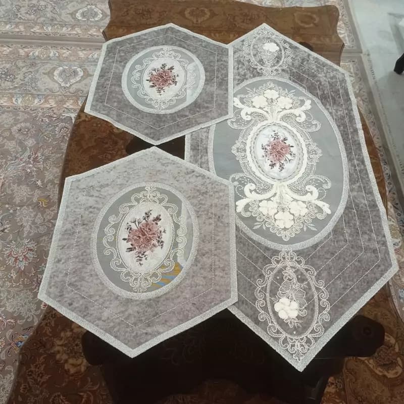رومیزی مخمل دانتل جدید گلدوزی و چاپی سه تکه — تصویر ۸