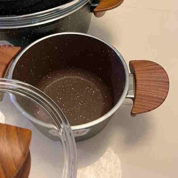 قابلمه چدن گرانیتی کاملا نچسب اویز مدل سوینگ در سایزهای مختلف — تصویر ۳