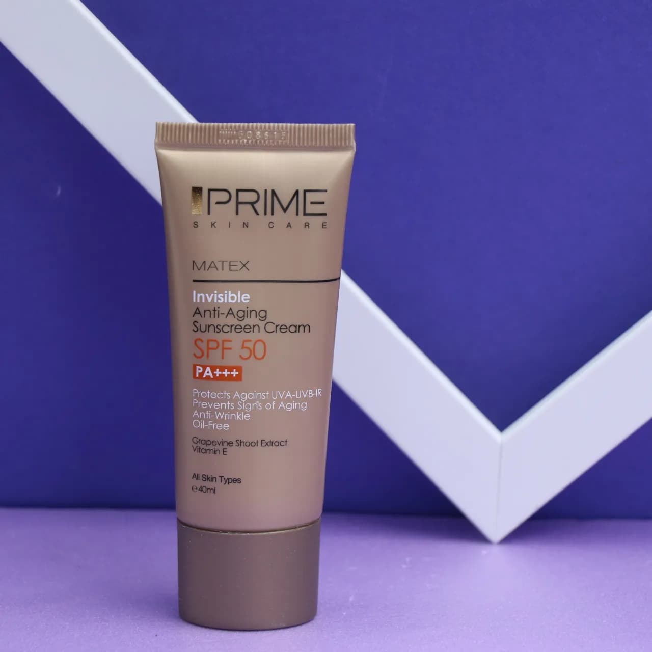 کرم ضد آفتاب پرایم جوان کننده فاقد چربی بی رنگ SPF50 کد 90832 — تصویر ۲