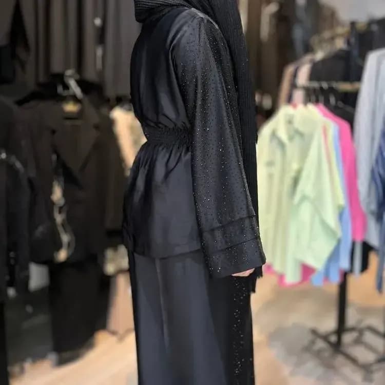 شومیز شلوار عروسکی مجلسی زنانه ساتن ویونا مشکی — تصویر ۴