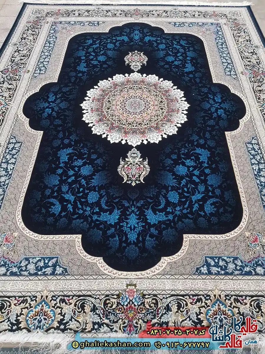 فرش 700 شانه طرح سرور رنگ سرمه ای کاشان — تصویر ۴