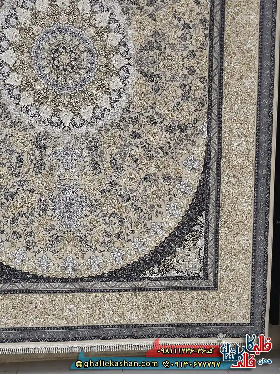 فرش طلاکوب 1200 شانه طرح گوناش رنگ کرم صدفی گل برجسته کاشان — تصویر ۳