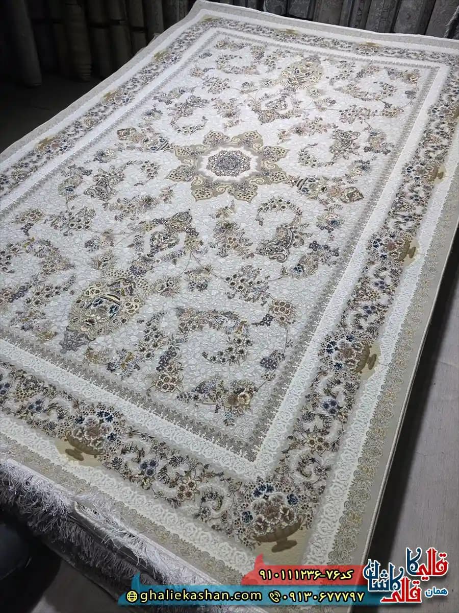 فرش کلاسیک 1200 شانه طرح پگاه رنگ کرم صدفی گل برجسته کاشان
