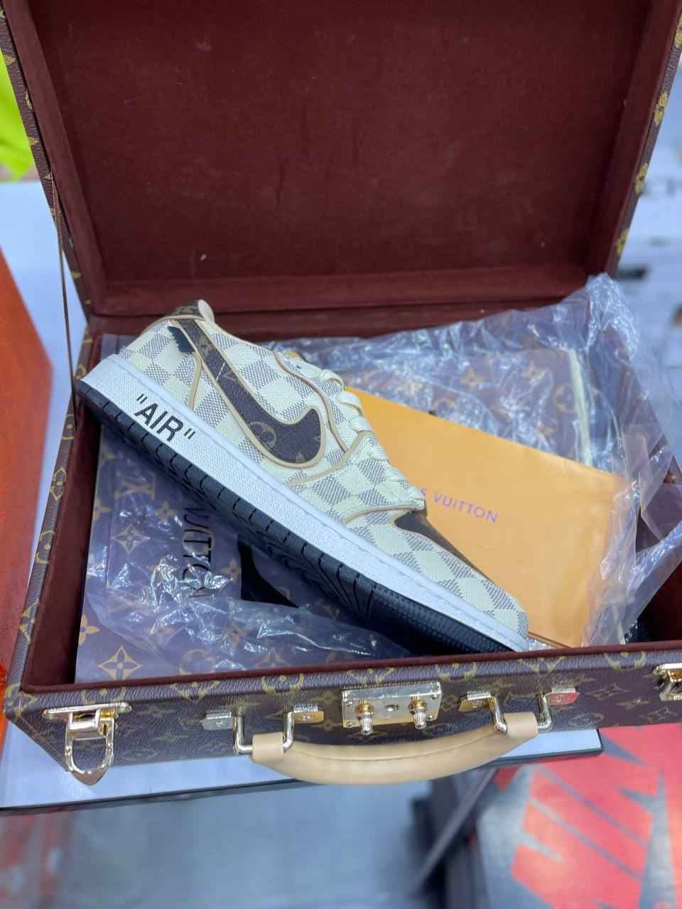کتانی نایک ایر فورس لویی ویتون NIKE airforce ساقدار قهوه ای — تصویر ۲