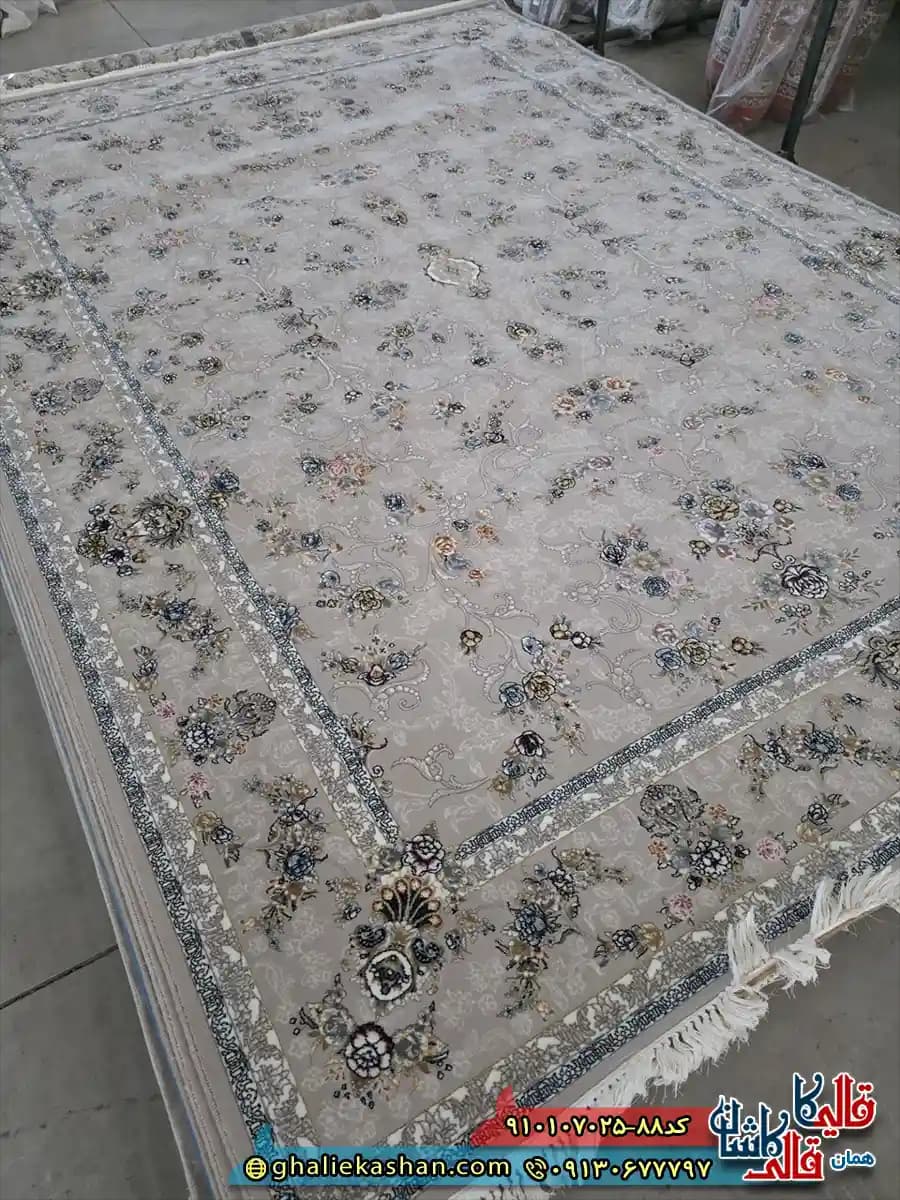 فرش 700 شانه طرح افشان یاسین رنگ طوسی فیلی روشن کاشان — تصویر ۲