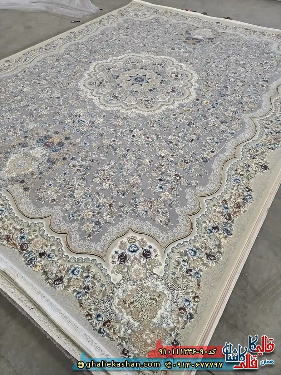 فرش کلاسیک 1200 شانه طرح آتوسا رنگ طوسی فیلی گل برجسته کاشان