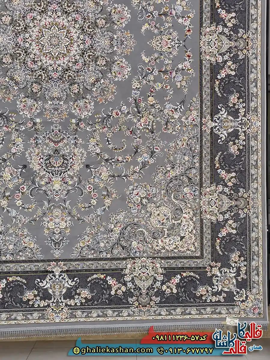 فرش 1200 شانه طرح میراث رنگ طوسی دودی گل برجسته کاشان — تصویر ۳