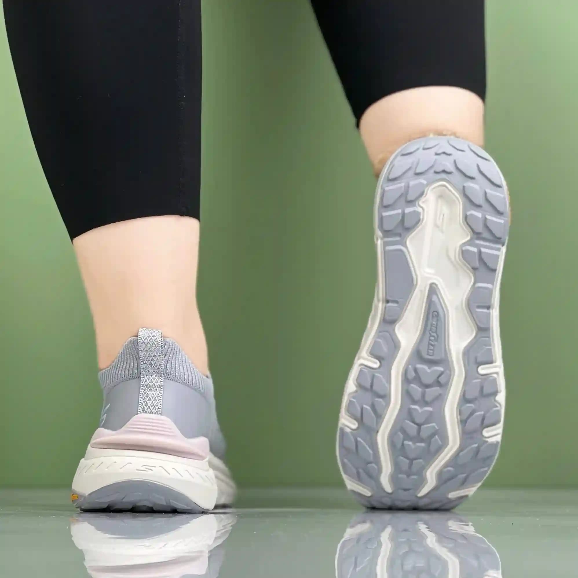 کتونی اسکیچرز جورابی skechers زنانه ۲۰۲۶ کد ۱۶۱۸ — تصویر ۳