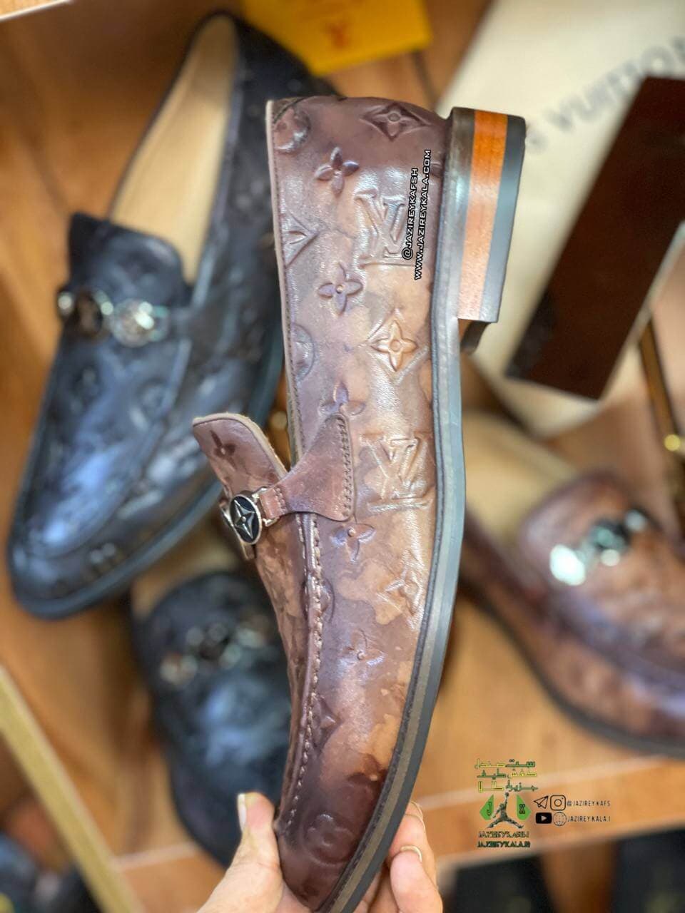 کفش کالج لویی ویتون کلاسیک مردانه louisvuitton در دو رنگ مشکی و قهوه ای — تصویر ۲