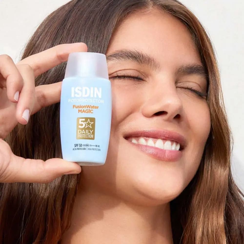 ضدآفتاب صورت ایزدین SPF50+ | ISDIN Fusion Water Magic — تصویر ۲