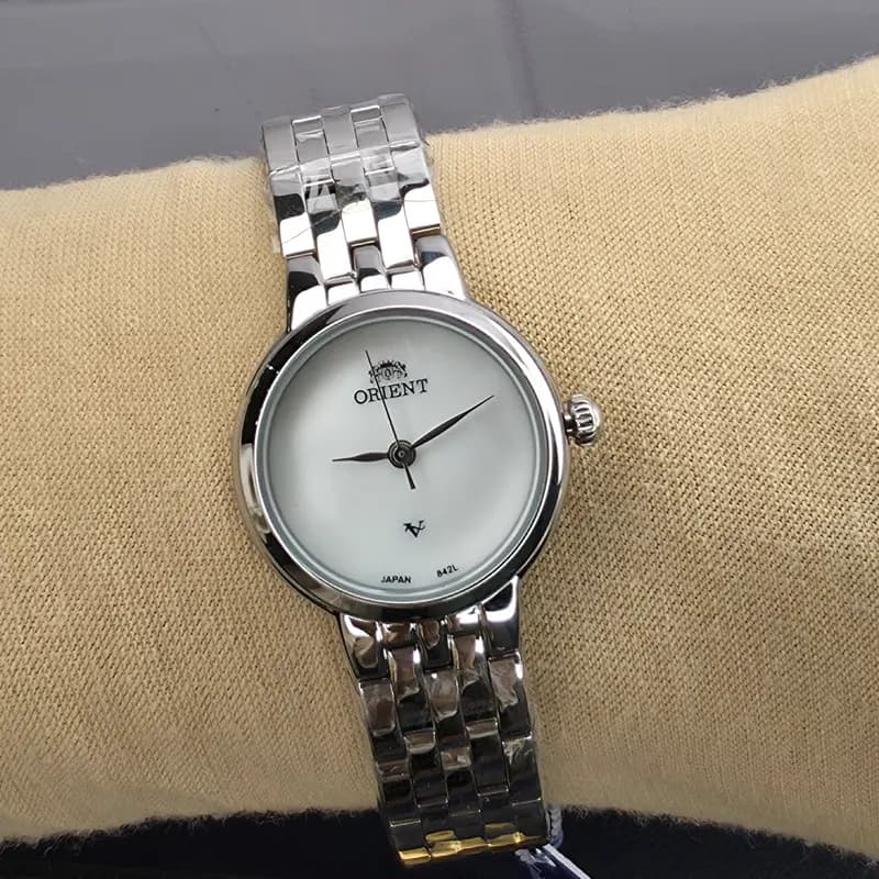 ساعت مچی عقربه ای اورجینال زنانه اورینت وی(V)نقره ای سفید مدل 842L — تصویر ۸