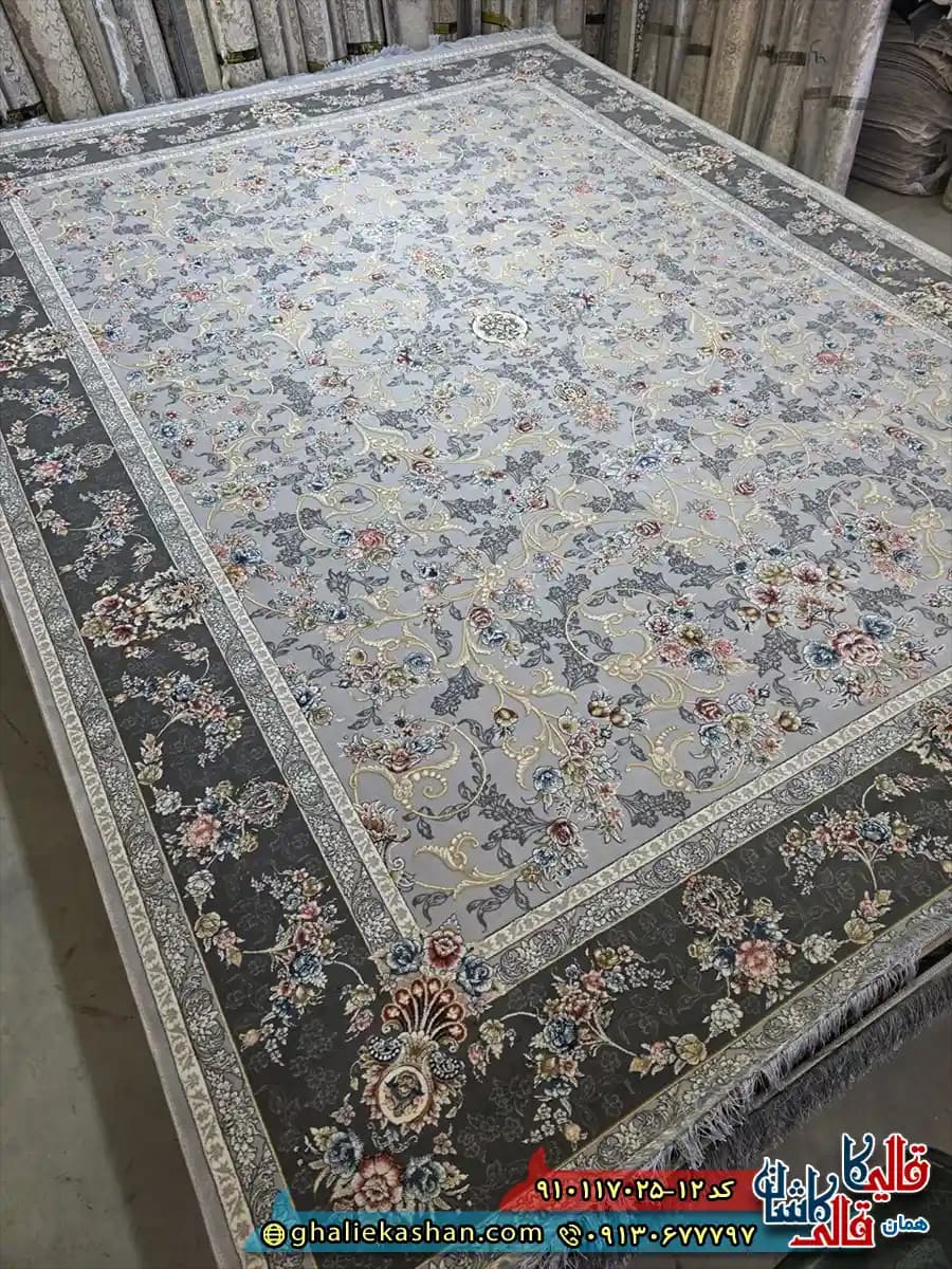 فرش طلاکوب 700 شانه طرح افشان یاسین رنگ طوسی نقره ای گل برجسته کاشان — تصویر ۲