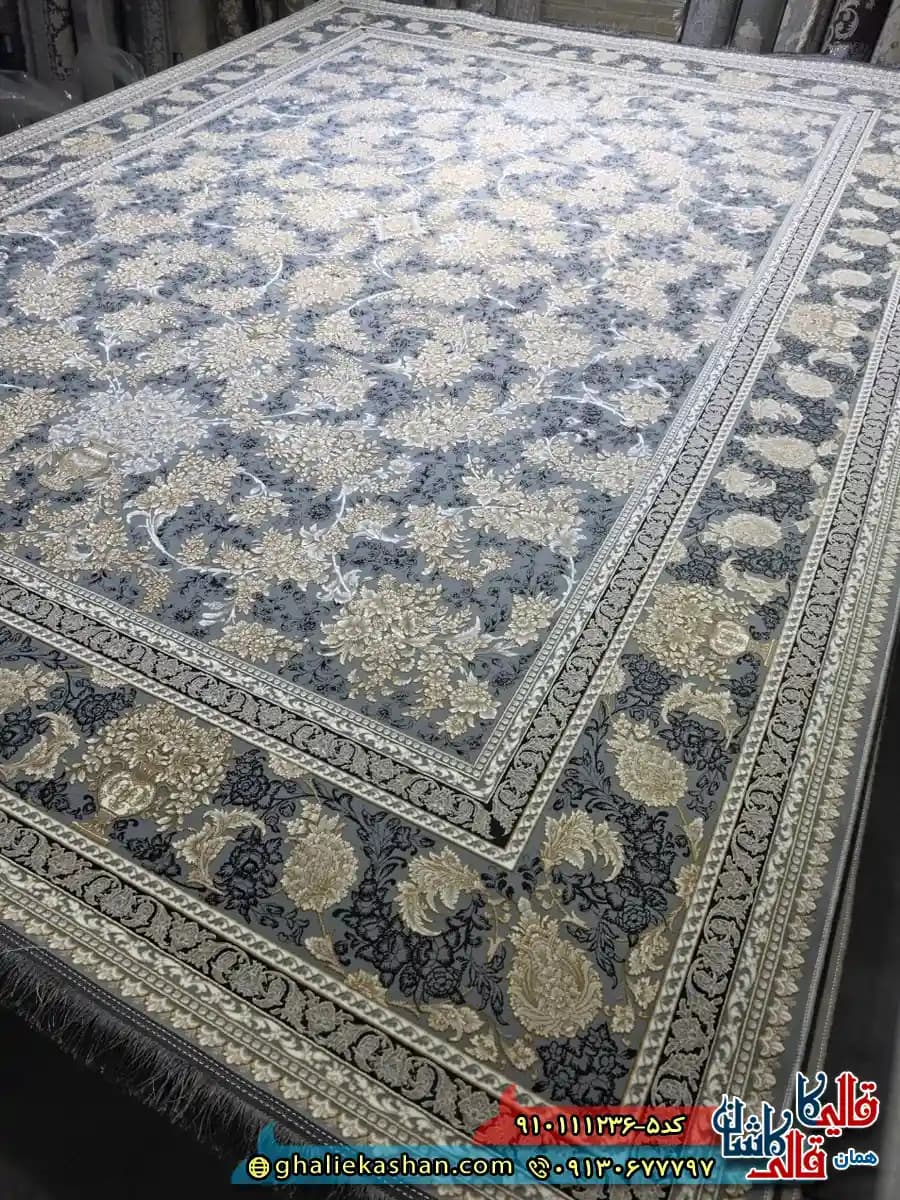 فرش طلاکوب 1200 شانه طرح افشان نگار رنگ طوسی نقره ای گل برجسته کاشان — تصویر ۲