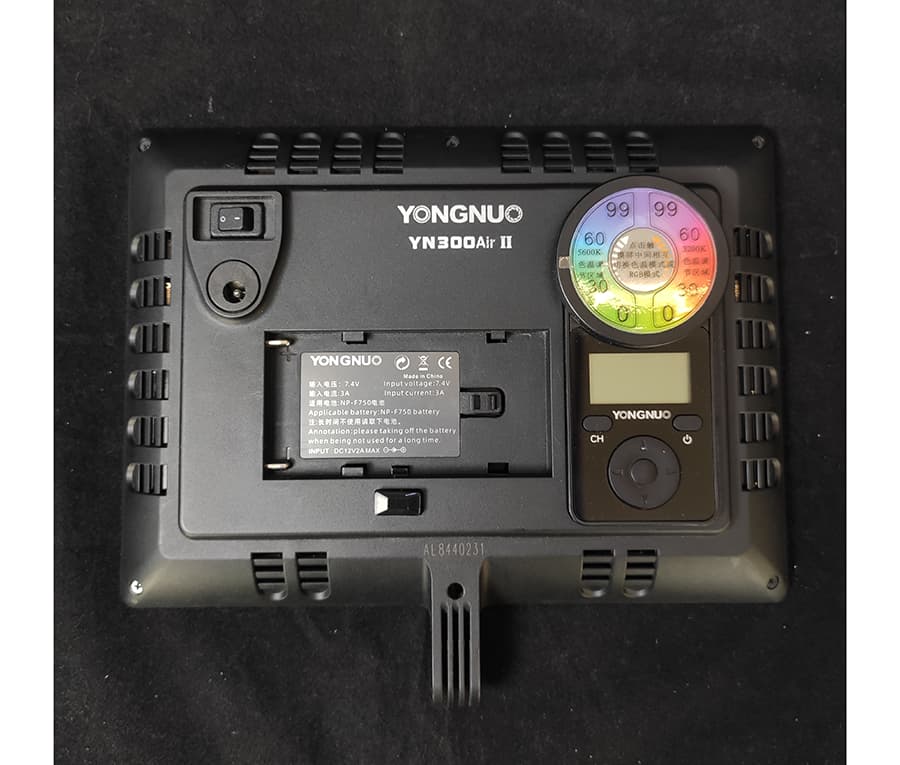 نور عکاسی Yongnuo YN300 Air II RGB دست دوم — تصویر ۳