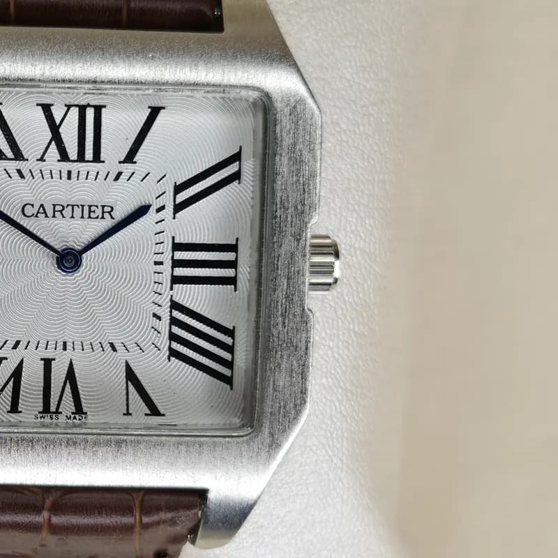 ساعت مچی مردانه کارتیر سانتوس Cartier santos نقره ای بند چرم — تصویر ۴