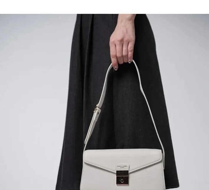 کیف دوشی زنانه دیوید جونز مدل David Jones CM7557 — تصویر ۴